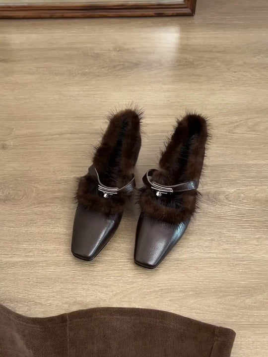 Damen elegante Stiefeletten mit luxuriösem Fellbesatz und modischem Riemen EB