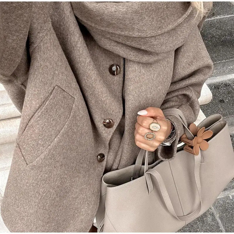 Damen Oversized Wolle-Strickjacke mit praktischer Knopfleiste EB