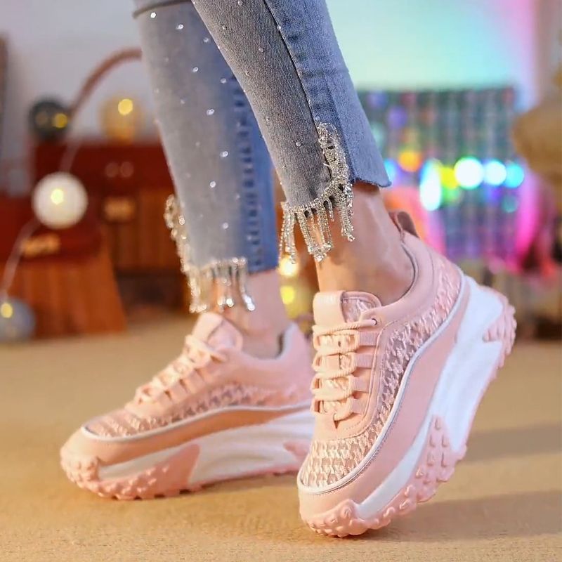 Damen Sportliche Chunky Sneakers mit futuristischem Design und atmungsaktiver Obermaterialstruktur EB