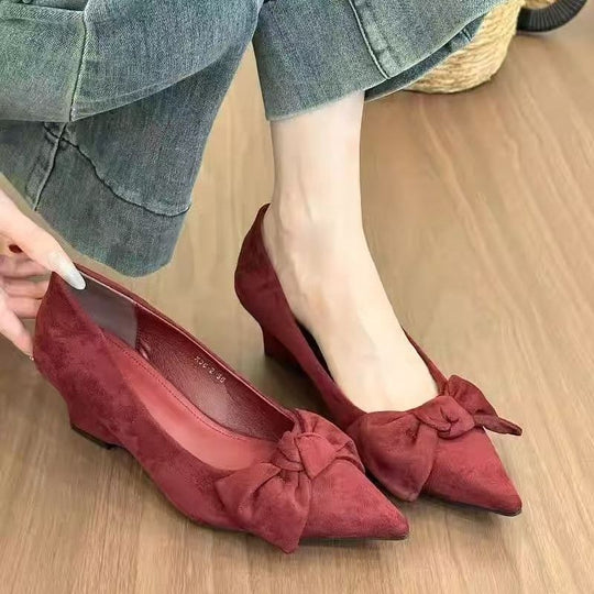 Damen spitze Wedge-Pumps aus samtweichem Velours EB