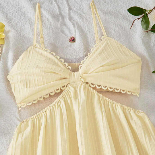 Damen Maxikleid mit zarten Rüschen und verstellbaren Spaghettiträgern EB