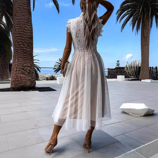 Damen Elegantes Spitzenkleid mit transparentem Rock und hohem Kragen EB