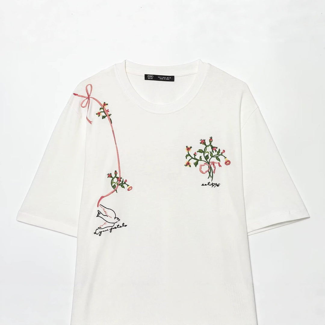 Damen T-Shirt mit feiner Stickerei und einzigartigen Drucken EB
