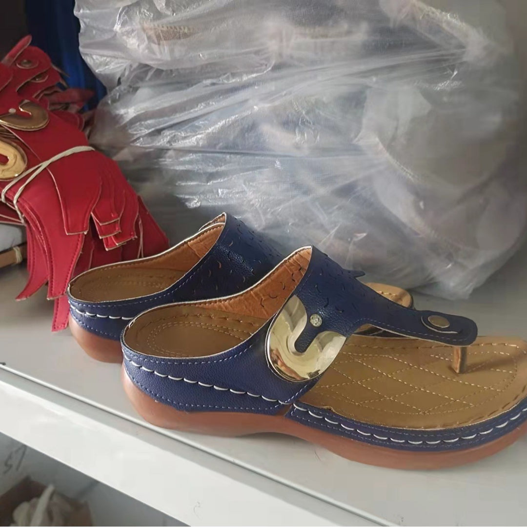 Damen Zehentrennersandalen mit modischem Riemendesign und komfortabler Fußbettung EB