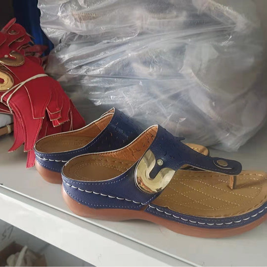 Damen Zehentrennersandalen mit modischem Riemendesign und komfortabler Fußbettung EB
