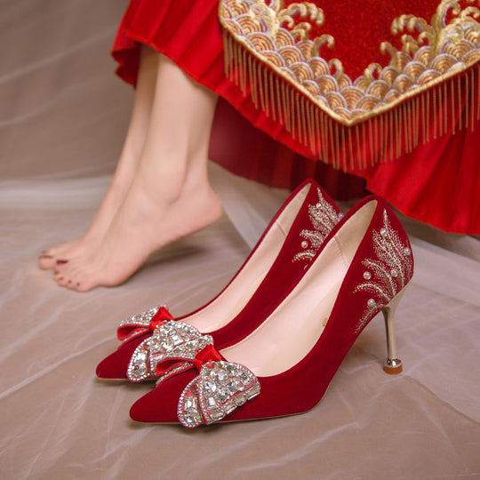 Damen Glamouröse Pumps mit funkelndem Schmuckdetail und eleganter Schleife EB