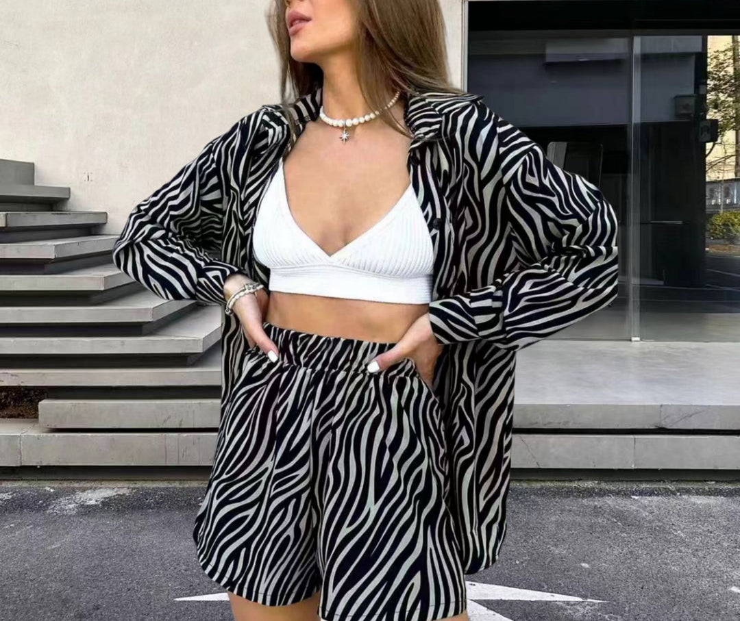 Damen elegante Kurzarmbluse mit Zebra-Print EB