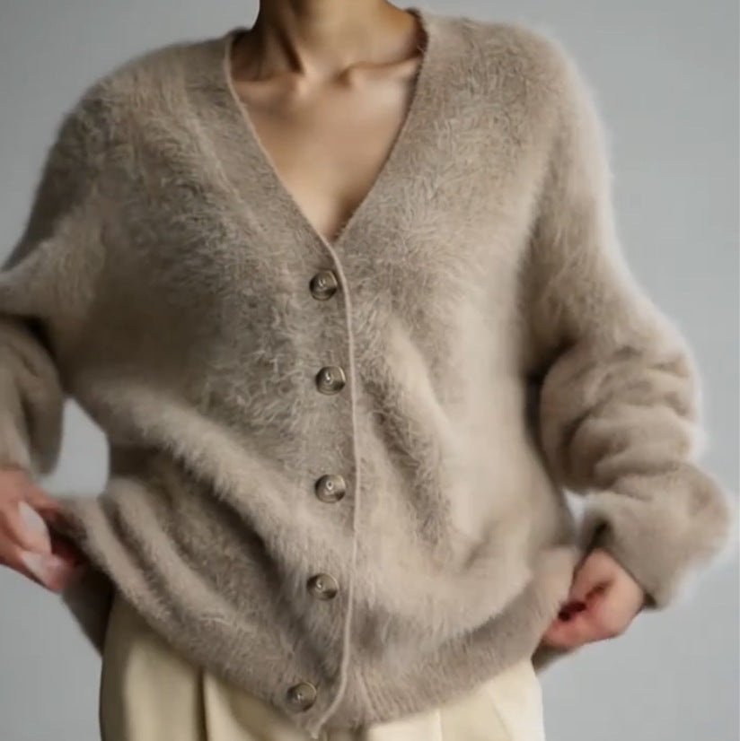 Damen Flauschiger Eyelash-Mix Oversize-Cardigan mit V-Ausschnitt und dekorativen Holzknöpfen EB