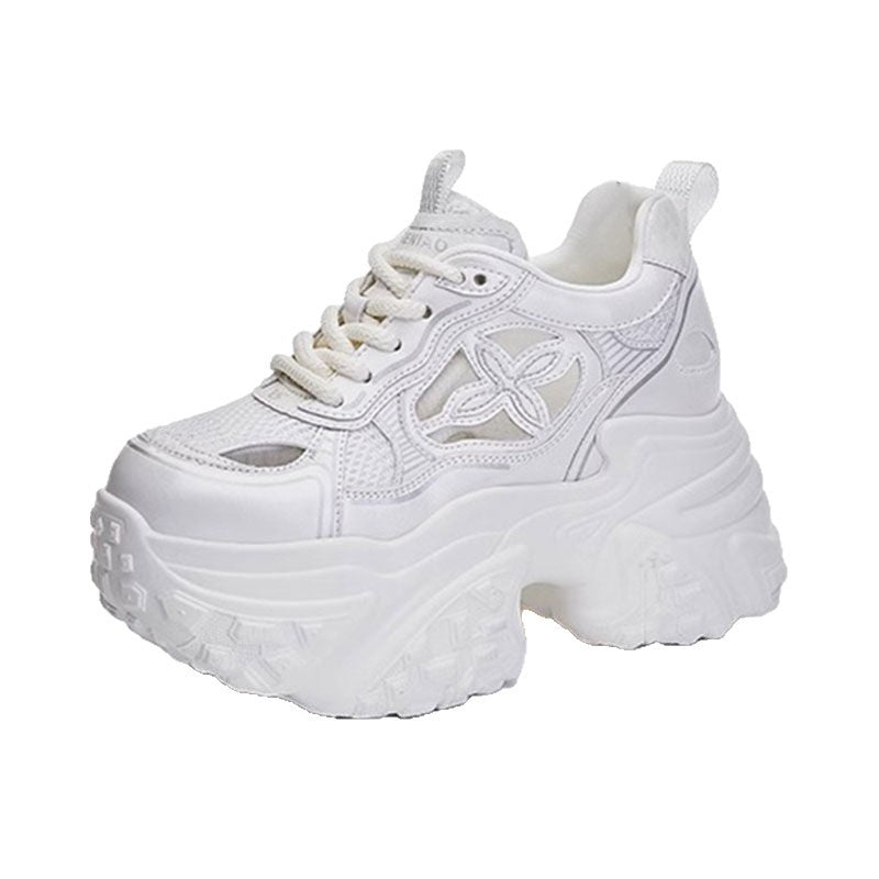 Damen Sportliche Plateau-Sneaker mit innovativem Oberflächen-Design EB