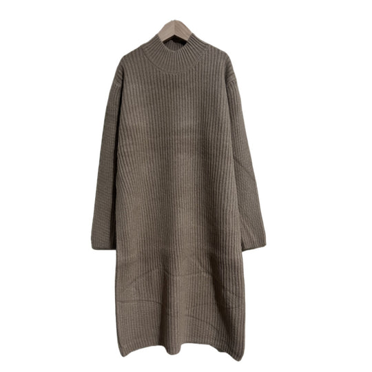 Damen Strickkleid im eleganten Rippdesign mit hohem Kragen EB