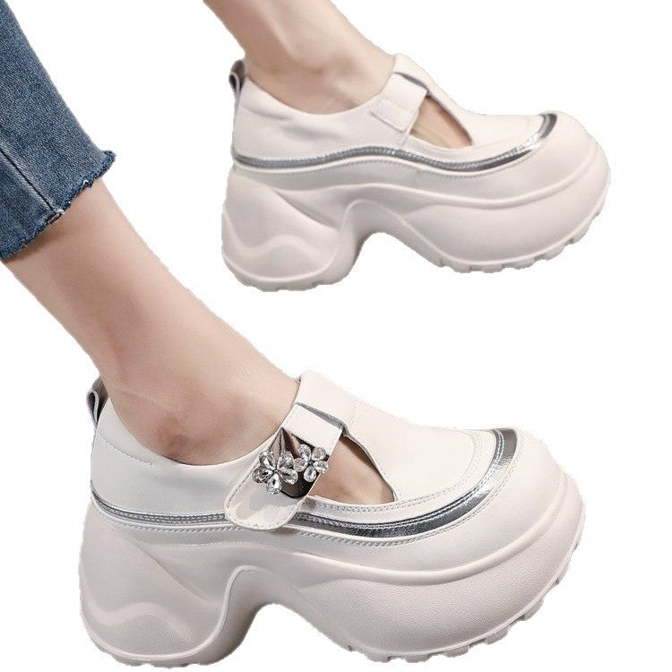 Damen Plateau-Sandalen mit dekorativen Blumenelementen und rutschfester Sohle EB