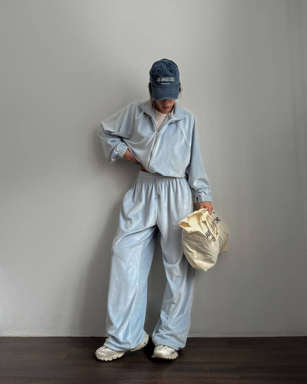 Damen lässiges Lounge-Zweiteiler Set mit Oversize Zipjacke und weitem Bundhose Eichborn Berlin