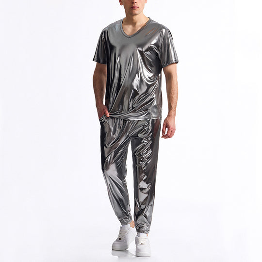 Herren Sportliches Set aus glänzendem Material mit V-Ausschnitt EB