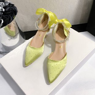 Damen elegante Pumps mit perlenverziertem Riemchen EB