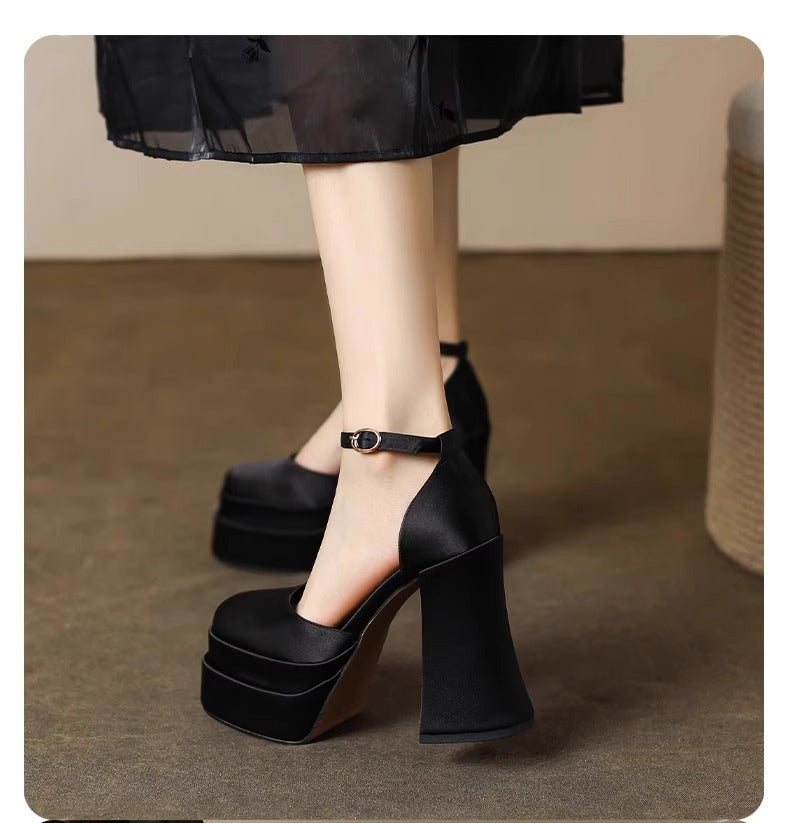 Damen Plateau-High-Heels mit schickem Riemen EB