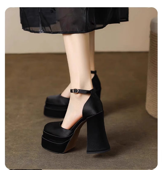 Damen Plateau-High-Heels mit schickem Riemen EB