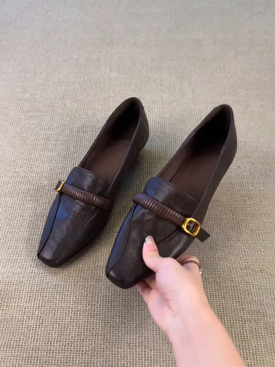 Damen Elegante Mokassins mit modischem Riemenverschluss und spitz zulaufendem Design EB