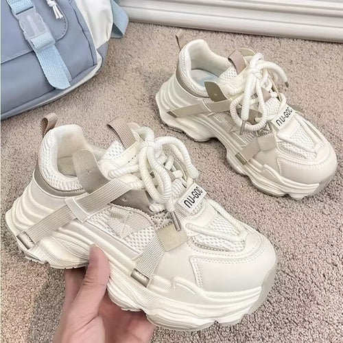 Damen Sportliche Sneakers mit stabiler Laufsohle und atmungsaktivem Obermaterial EB
