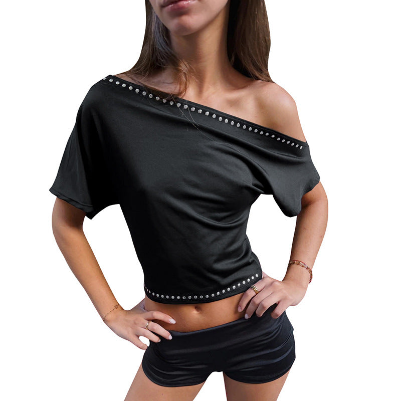 Damen asymmetrisches Crop-Top mit weich fließendem Stoff und dekorativem Nietenbesatz EB