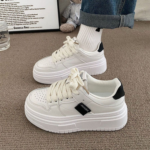 Damen Plattform Sneakers mit sportlichem Design und verstärkter Sohle EB