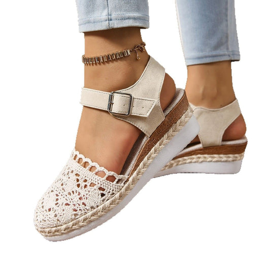 Damen  bestickte Espadrille-Pantoletten mit verstellbarem Knöchelriemen, floraler Häkel-Optik und geflochtenem Jute-Plateau EB