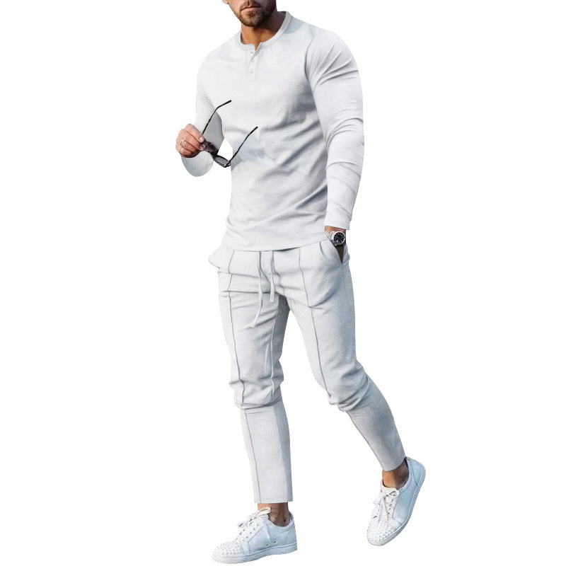 Herren athletisches Freizeit-Ensemble mit langärmligem Henley-Oberteil und bequemen Jogginghosen EB