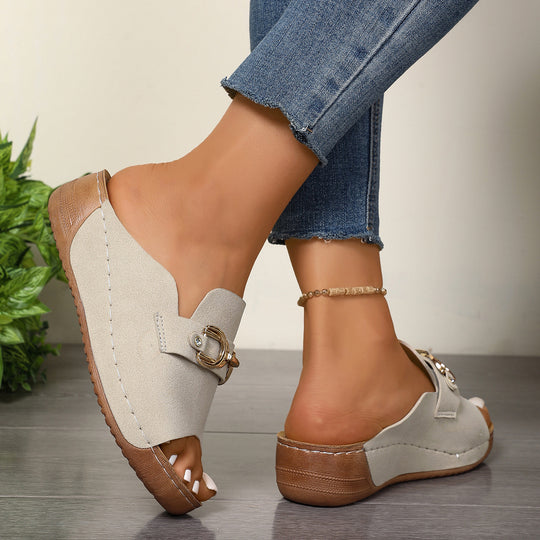 Damen Komfortable Mules mit modischem Schnallen-Detail und anatomischem Fußbett EB