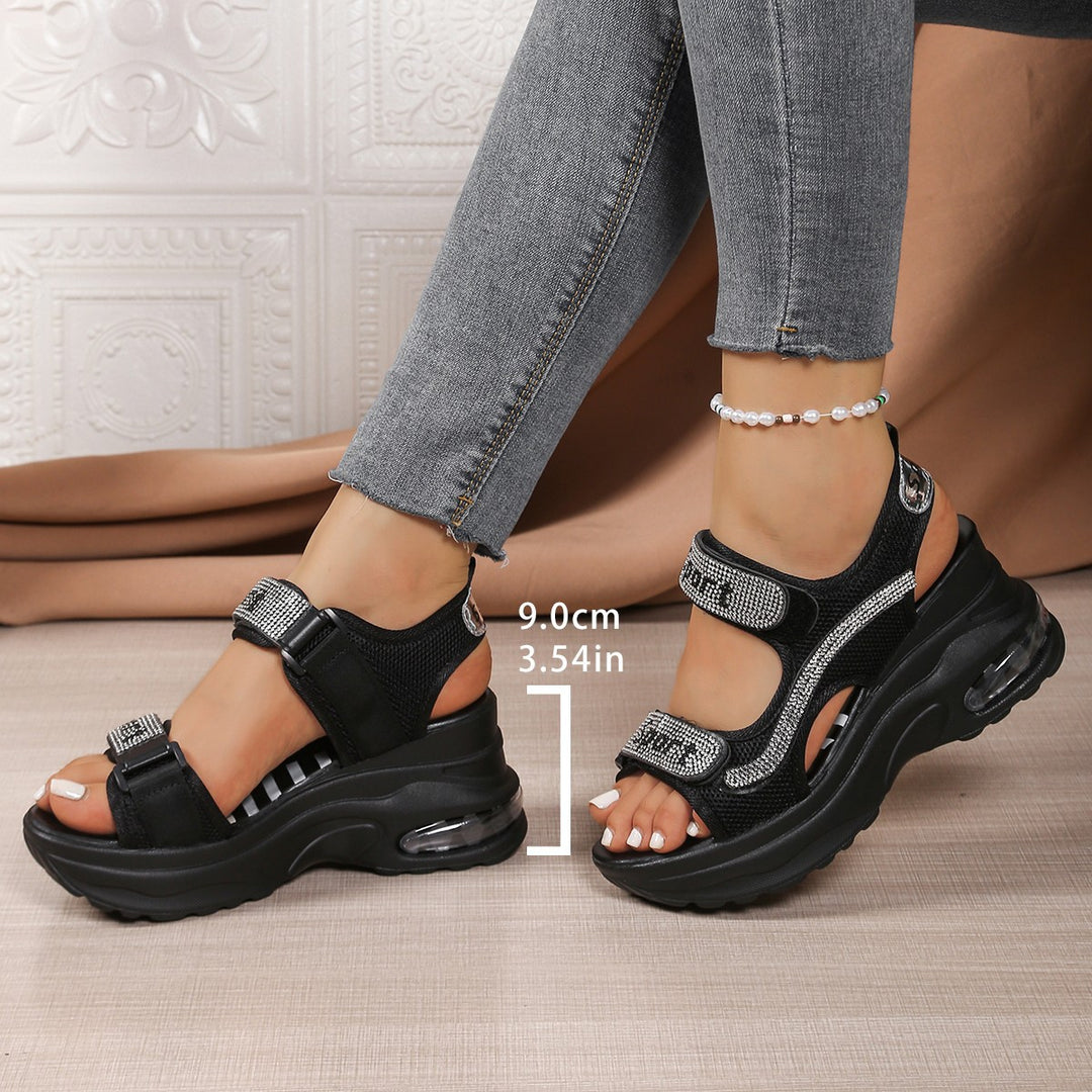 Damen Sportliche Wedge-Sandalen mit glitzernden Riemchen und komfortablem Fußbett EB
