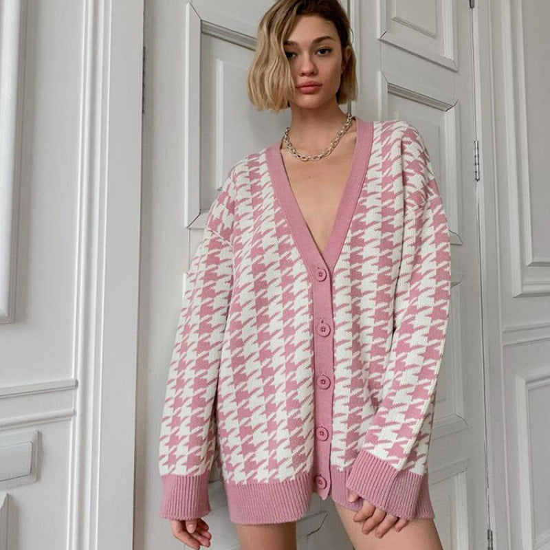 Damen Strickjacke mit modischem Karomuster und tiefem V-Ausschnitt EB