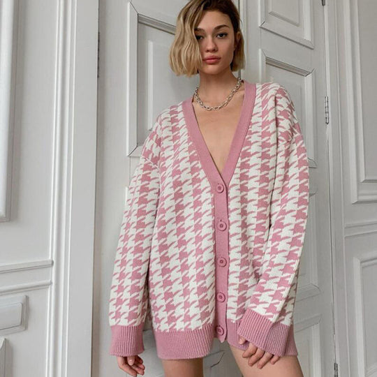 Damen Strickjacke mit modischem Karomuster und tiefem V-Ausschnitt EB