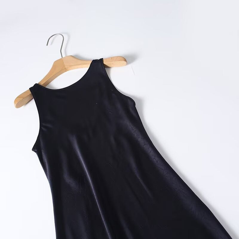 Damen Langes Seidenkleid mit elegantem Rückenausschnitt EB