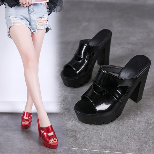 Damen nan Glamour-Mule mit profiliertem Plateau, offener Zehenpartie und skulpturellem Blockabsatz EB