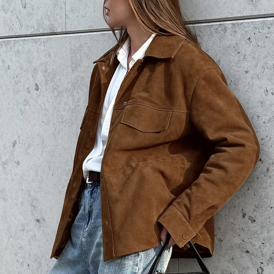 Damen Modische Suede-Jacke mit Taillierung und praktischen Pattentaschen EB