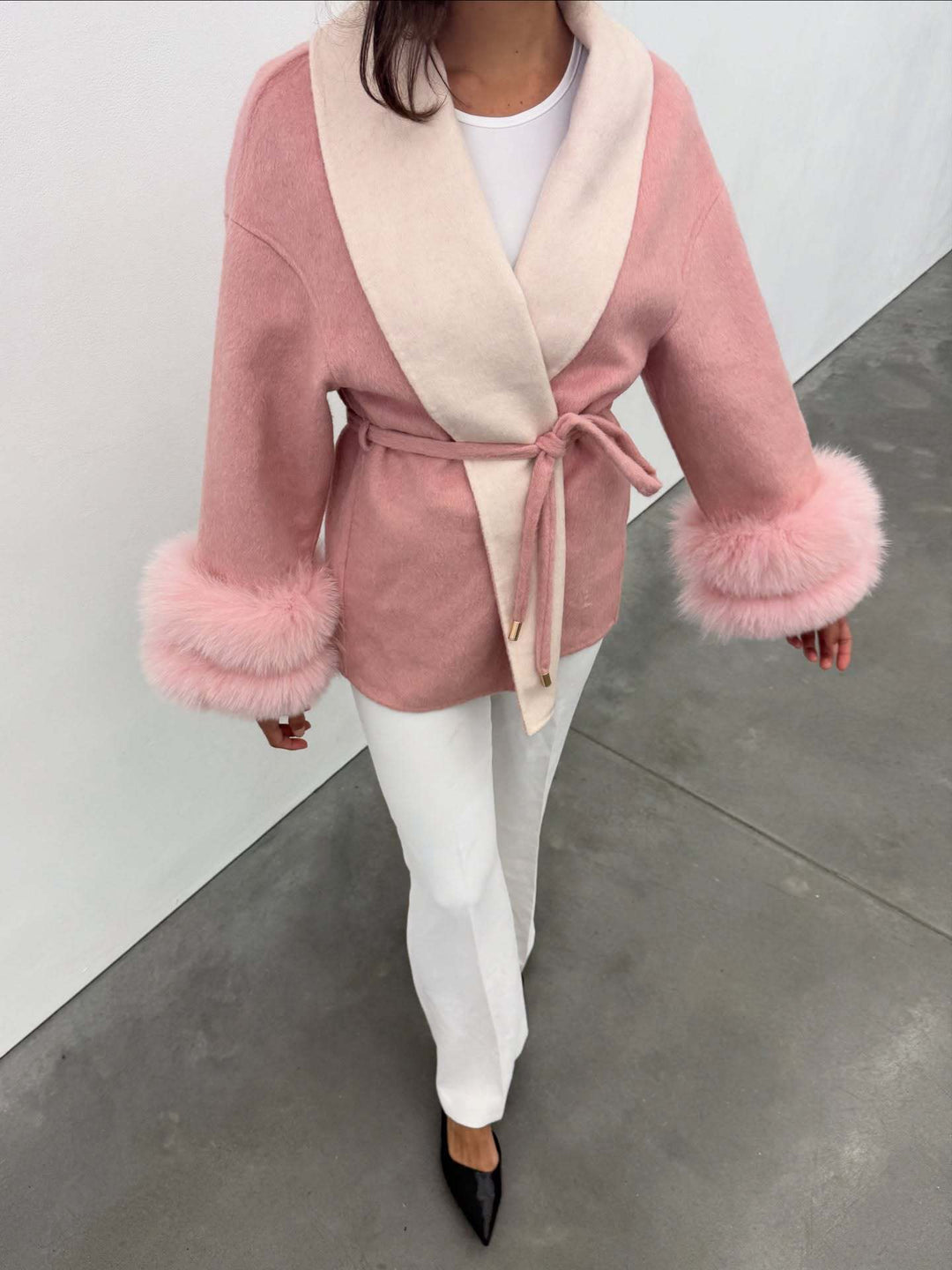 Damen Elegante Kurzjacke mit luxuriösen Fellverzierungen EB