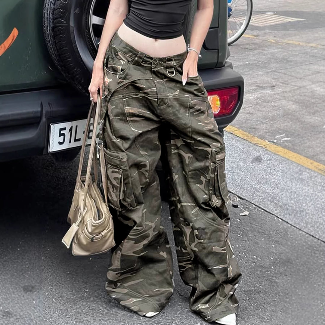 Damen Cargo-Hose im lässigen Camouflage-Stil mit großzügigen Taschen EB