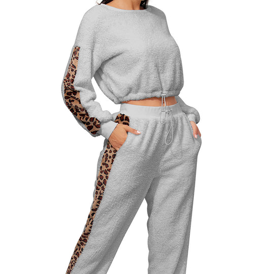 Damen Set aus freizeitorientiertem Sweatshirt und Jogginghose im modischen Fleece-Look EB
