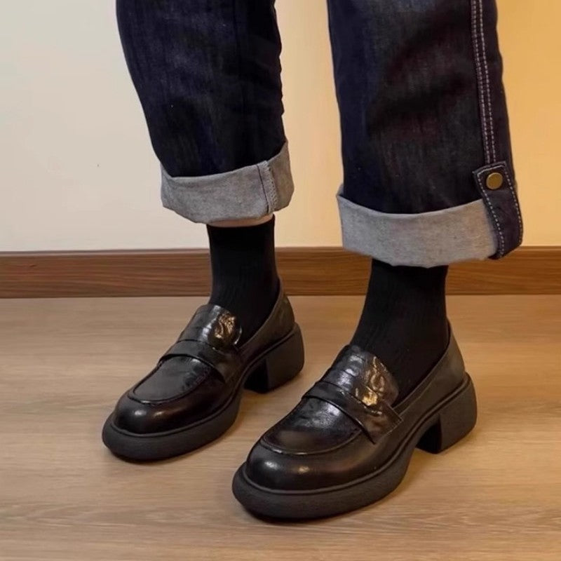 Damen modische Loafers mit robustem Blockabsatz und glänzender Lederoberfläche EB