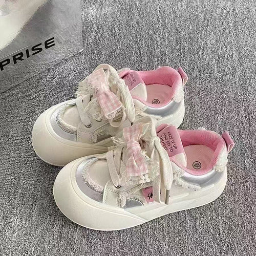 Damen verspielte Sneaker mit dekorativen Rüschen und komfortabler Dämpfung EB