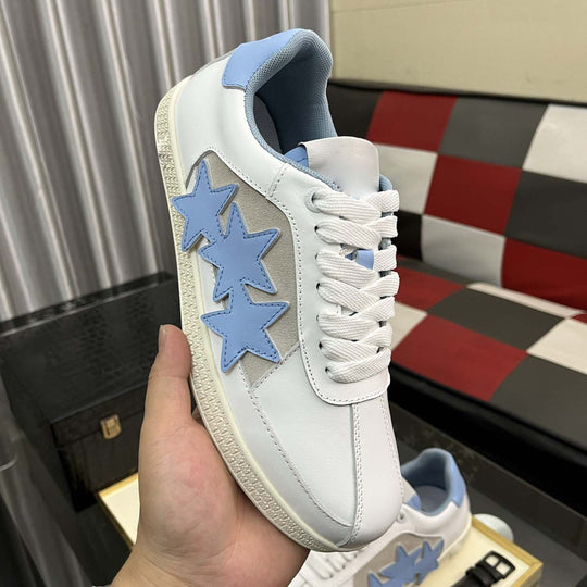 Damen Sneakers mit zusätzlicher Sternen-Applikation von EB
