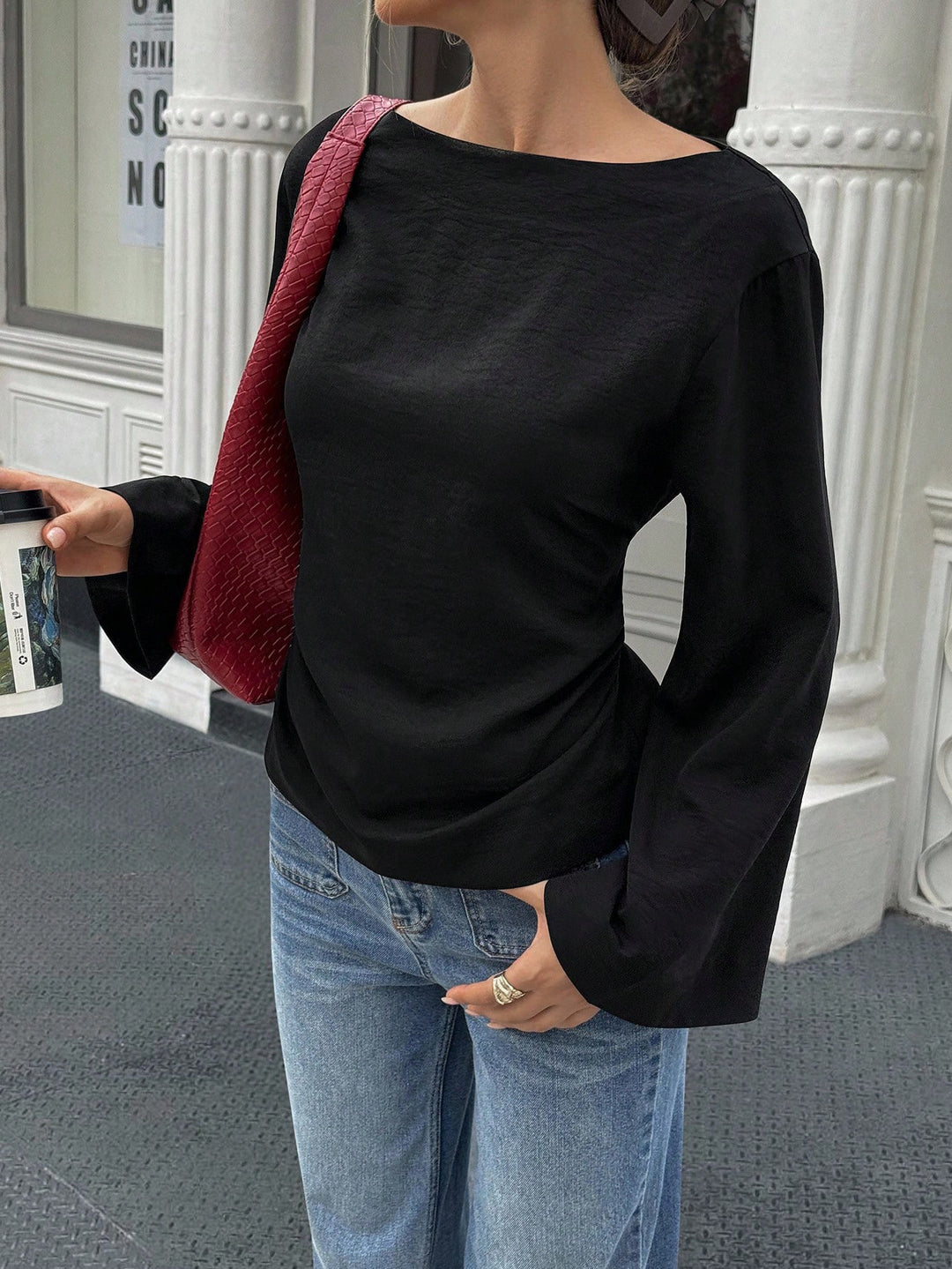 Damen Bootneck-Langarmshirt mit weitem Manschettenärmel und figurbetonter Seitennaht Eichborn Berlin