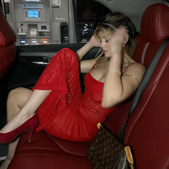 Damen Figurbetontes Abendkleid mit verführerischen Spaghettiträgern EB