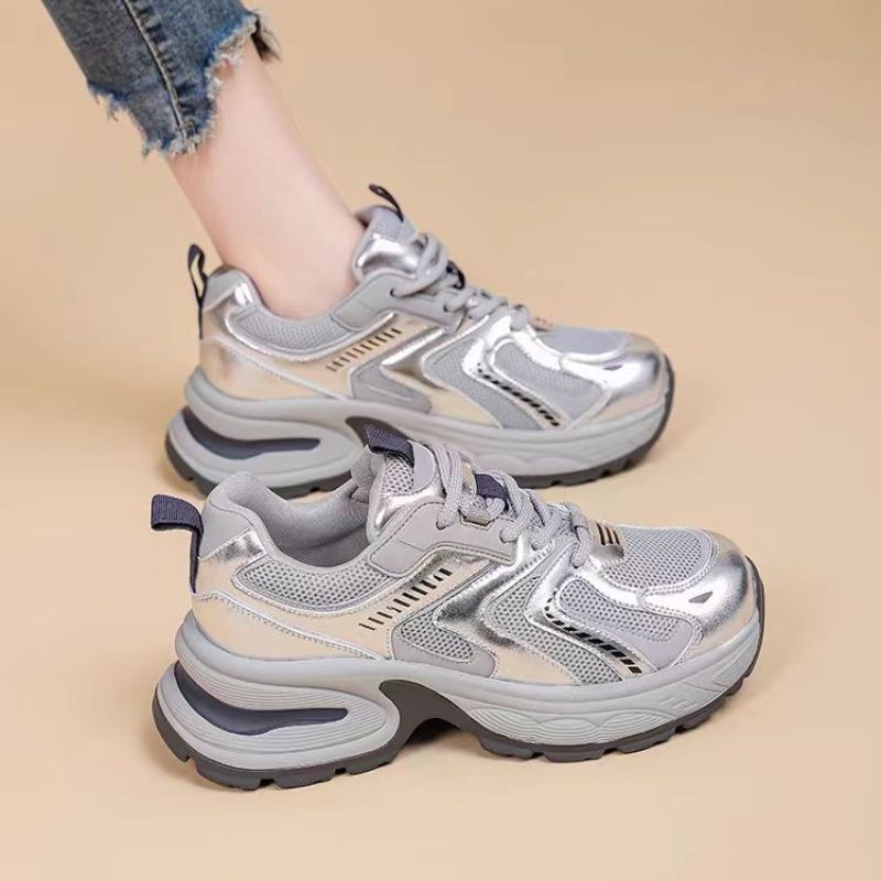 Damen Sportliche Sneakers mit reflektierenden Elementen und dämpfender Sohle EB