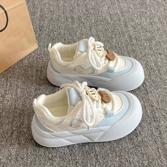 Damen Sneakers mit floralem Schnürdesign EB