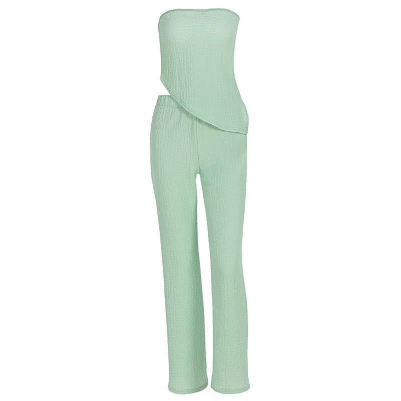 Damen eleganter Jumpsuit mit schulterfreiem Design und asymmetrischem Saum EB