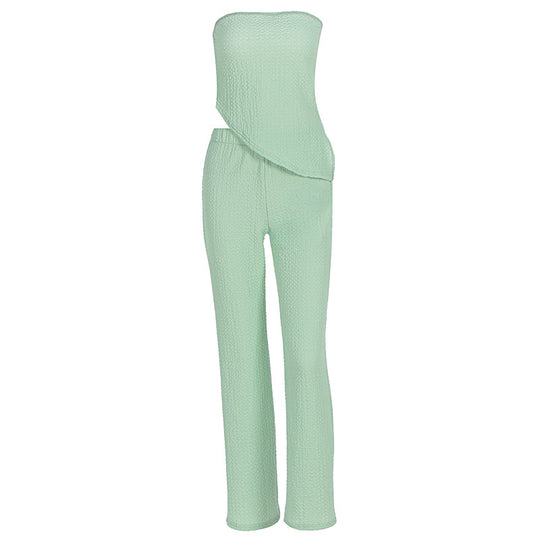 Damen eleganter Jumpsuit mit schulterfreiem Design und asymmetrischem Saum EB
