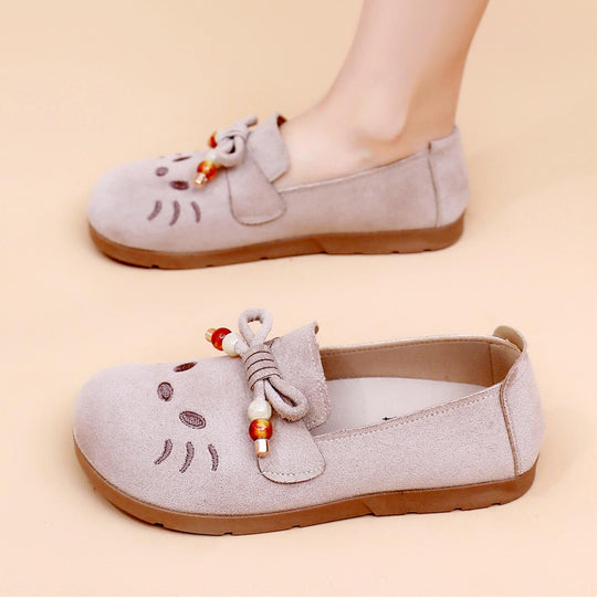 Damen Freizeit-Slipper mit verspieltem Katzenmotiv und dekorativer Schleife EB