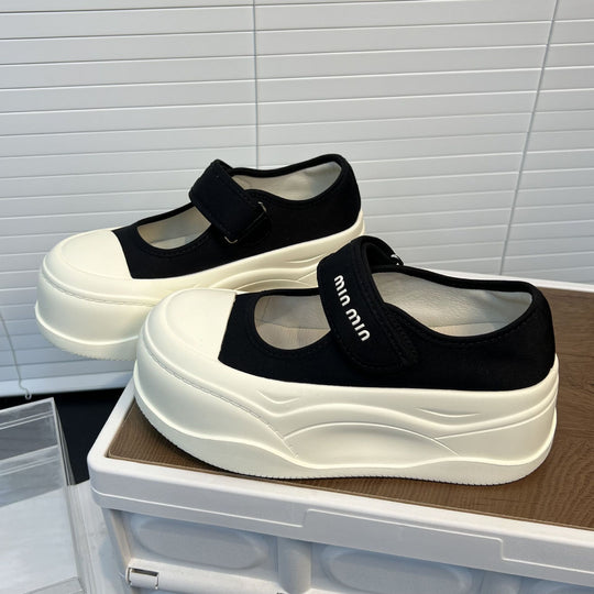 Damen Sportliche Slip-On Sneakers mit verstellbarem Klettverschluss und dämpfendem Fußbett EB