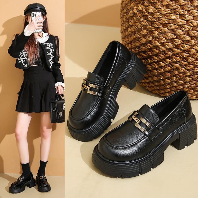 Damen Chunky Loafers mit metallischem Akzent und robustem Blockabsatz EB