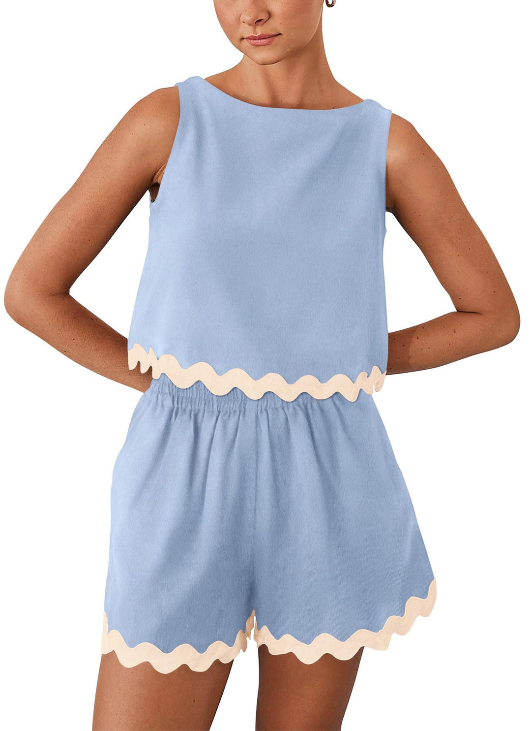 EB | Zweiteiliges Oberteil und Shorts aus Leinen und Spitze