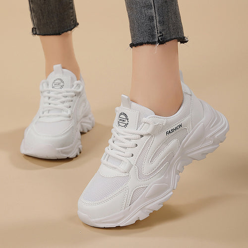 Damen nan voluminöser Plateau-Lifestyle-Sneaker mit Mesh- und Kunstledermix, gepolsterter Ferse und profiliertem Dämpfungssockel EB